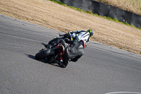 anglesey-no-limits-trackday;anglesey-photographs;anglesey-trackday-photographs;enduro-digital-images;event-digital-images;eventdigitalimages;no-limits-trackdays;peter-wileman-photography;racing-digital-images;trac-mon;trackday-digital-images;trackday-photos;ty-croes